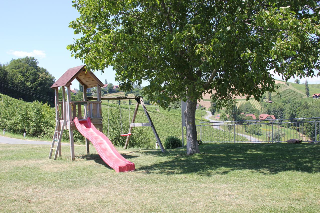Zweytick Gaestezimmer Weingut Ratsch an der Weinstraße المظهر الخارجي الصورة